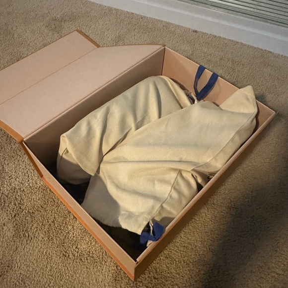 Louis Vuitton Archlight - Picture 3 of 7